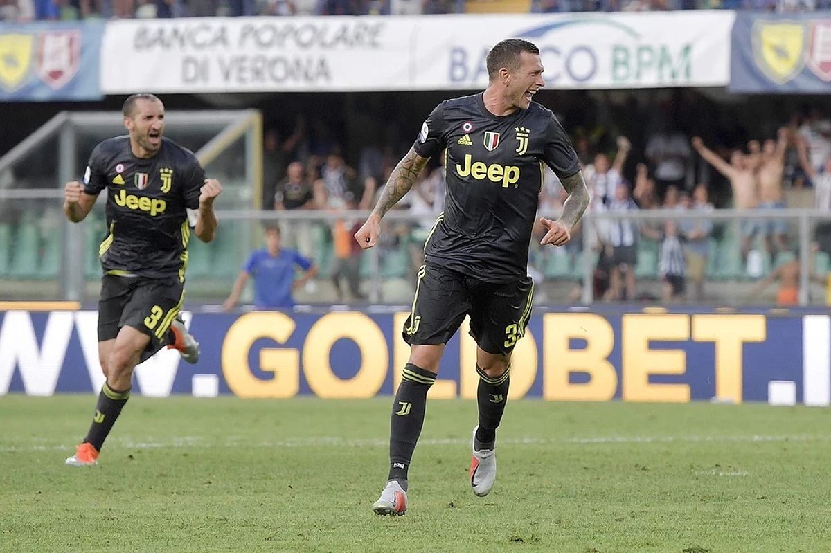 Bernardeschi ghi bàn giúp Juve