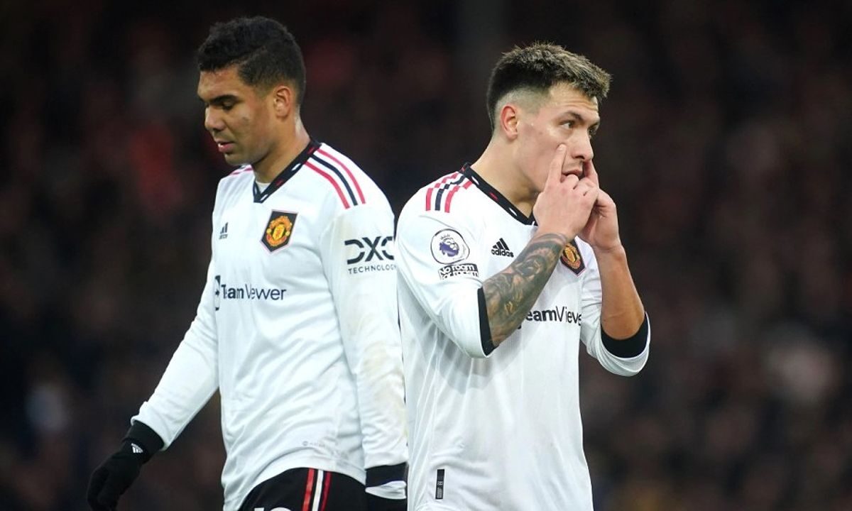 Casemiro và Martinez bất lực khi Man Utd thủng lưới