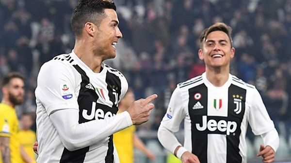 Dybala và Ronaldo trên sân cỏ