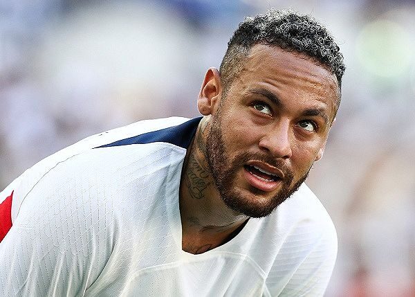 Neymar bất ngờ thông báo muốn rời PSG