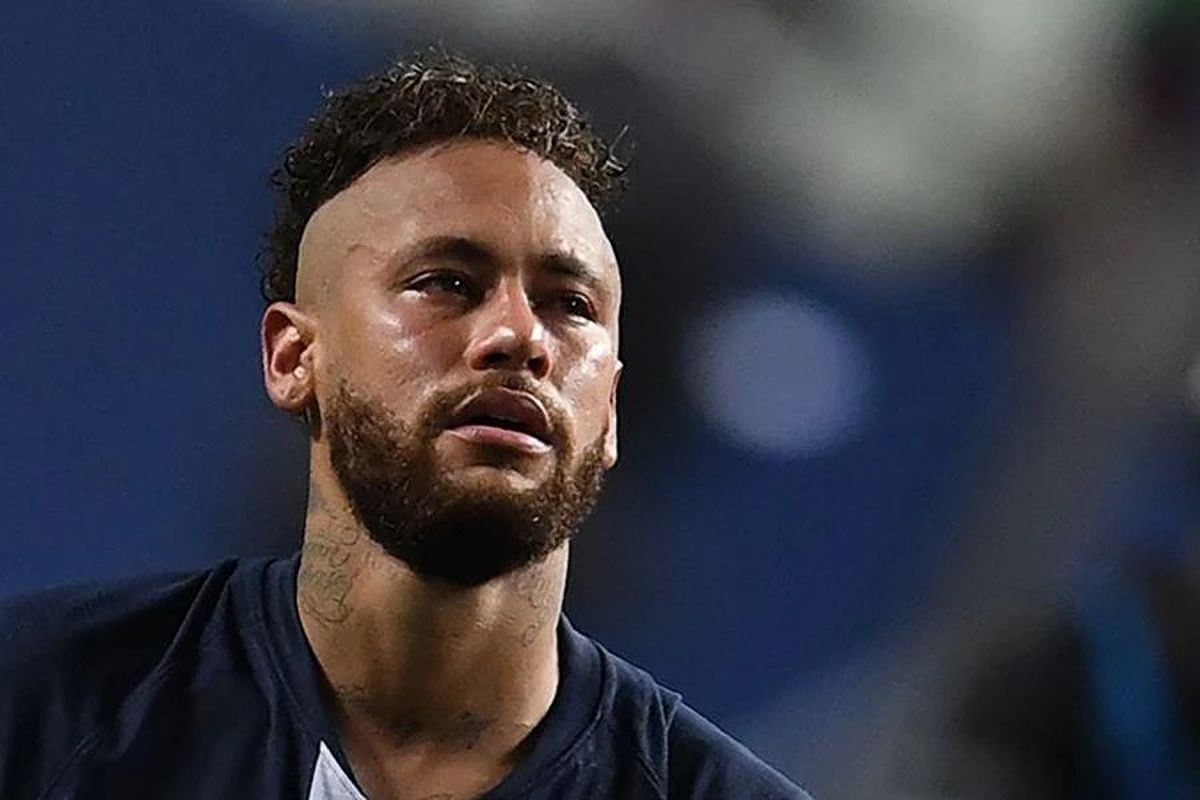 Neymar khóc hơn 1 lần vì mất phương hướng không biết giải quyết ra sao với Barcelona