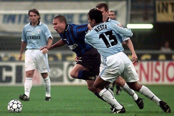 Ronaldo "Béo" trong màu áo Inter Milan
