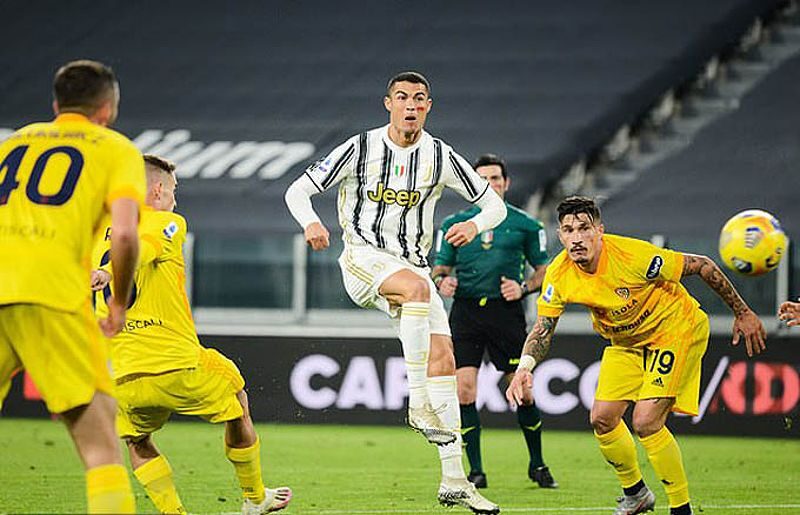 Ronaldo ghi bàn cho Juventus