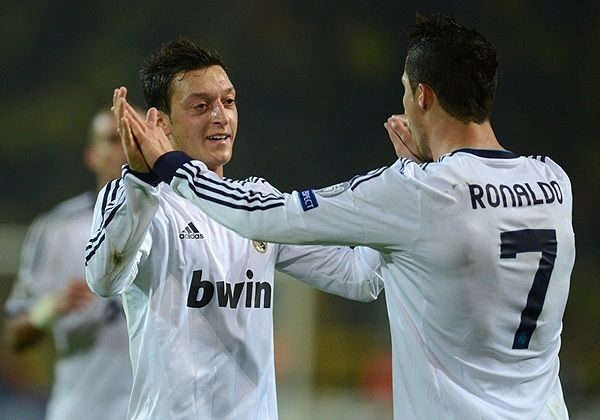 Ronaldo ghi bàn liên tục, biểu tượng của sự vĩ đại
