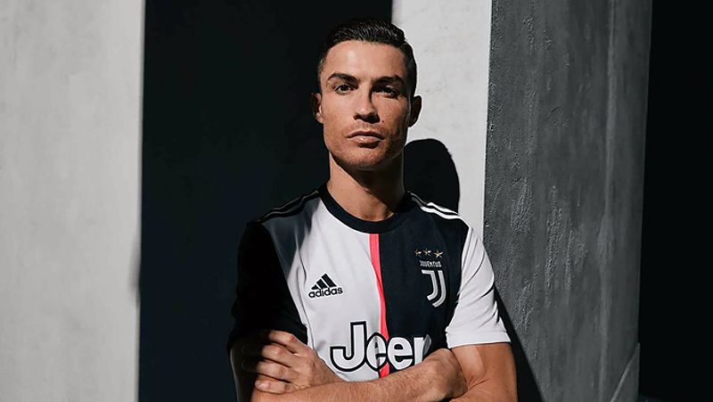 Ronaldo giúp Juventus gia tăng doanh thu từ bán áo đấu