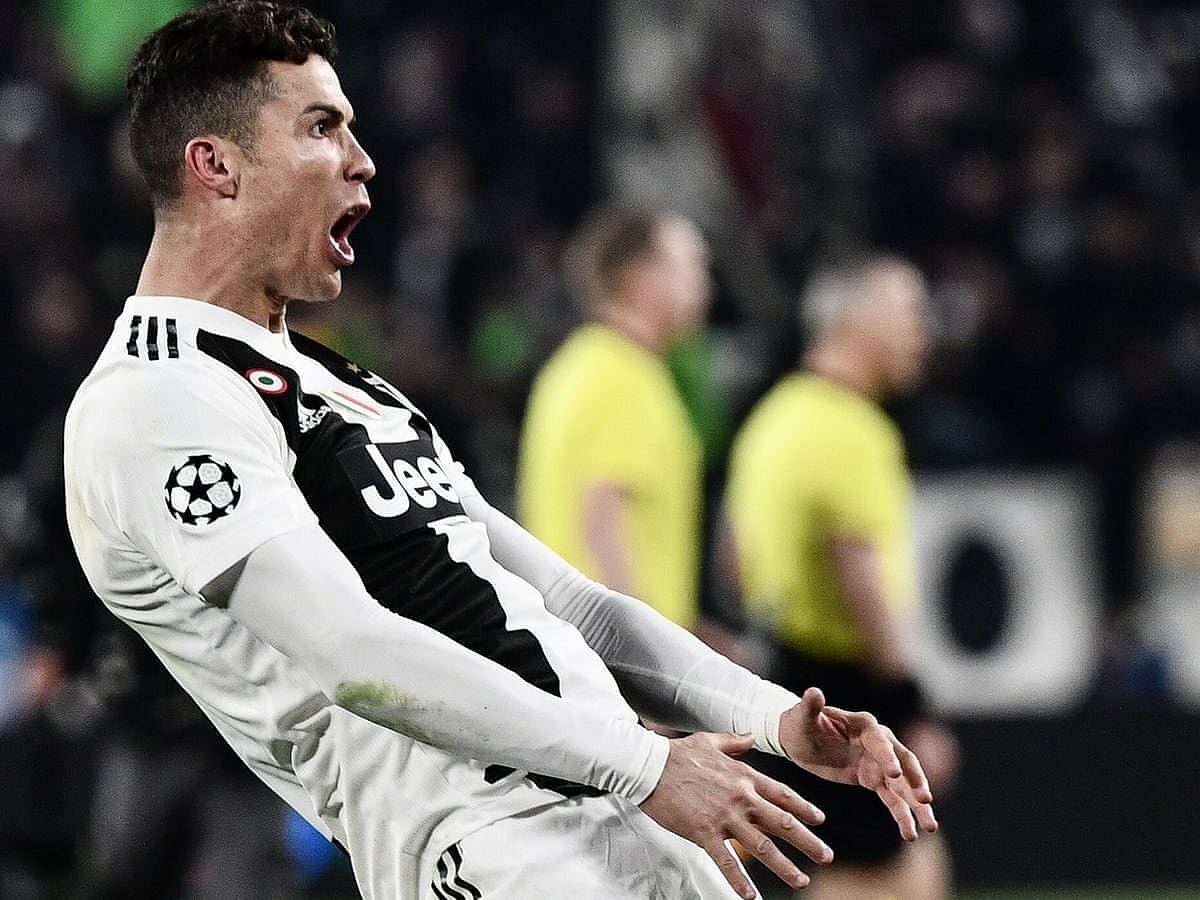 Ronaldo thi đấu cho Juventus