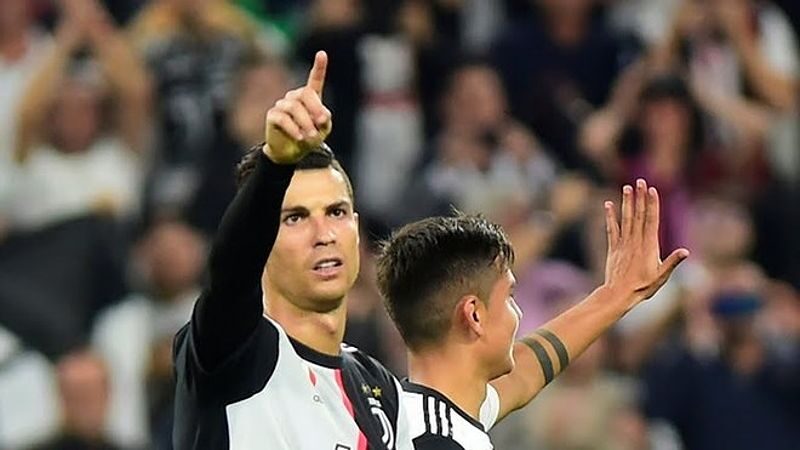 Ronaldo và Dybala trong trận đấu cùng Juventus