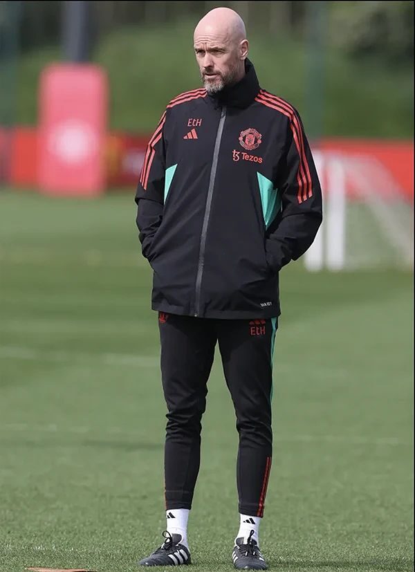 Ten Hag đã đáp trả bình luận của Jose Mourinho.